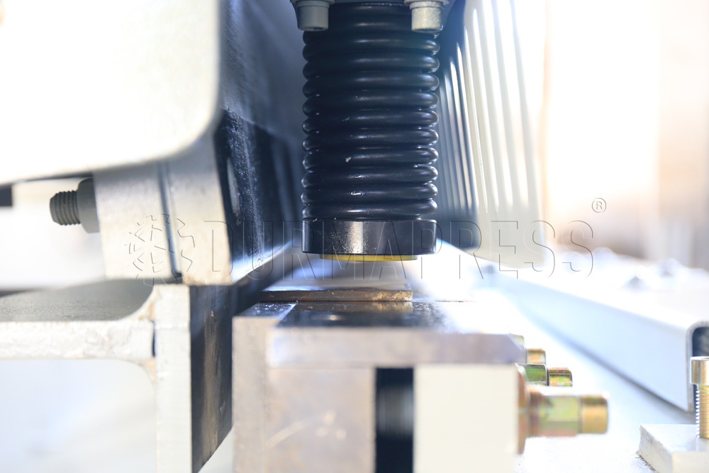 3200 X 12 QC 12Y Гидравлически – обзор и цена Woodworking Qc